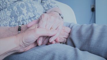 How to keep loved ones with dementia out of hospital during the pandemic